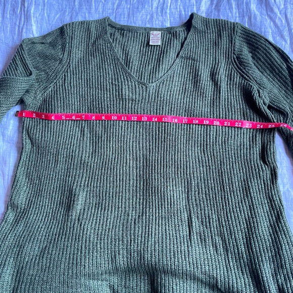 Faded Glory • Women's Rib Knit Olive Green V Neck Sweater - Picture 4 of 7